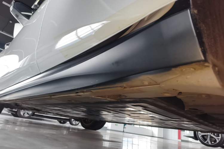 Used Nio ET5T 2023 75 kWh Touring Left Side Sill