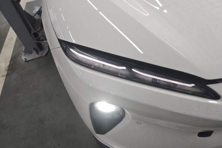 Used Nio ET5T 2023 75 kWh Touring Right Front Headlight