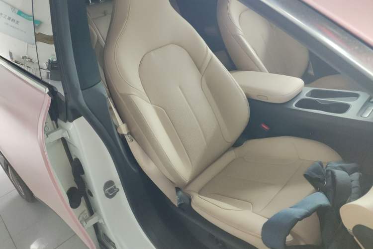 Used Nio ET5T 2023 75 kWh Touring Right Front Seat