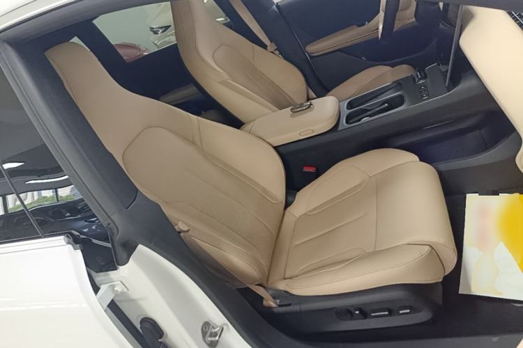 Used Nio ET5T 2023 75 kWh Touring Right Front Seat
