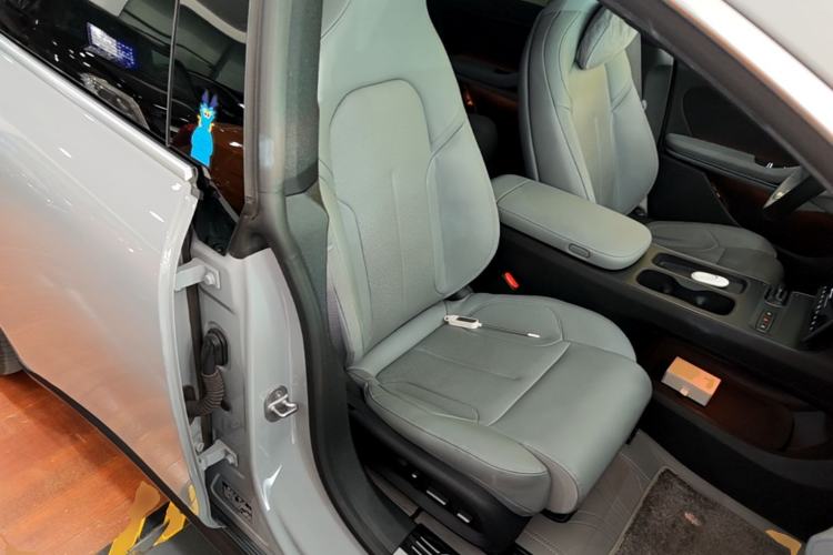 Used Nio ET5T 2023 75 kWh Touring Right Front Seat