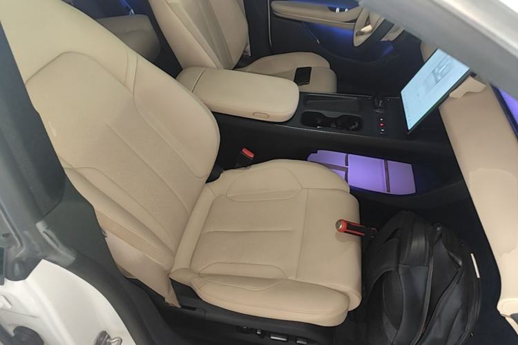 Used Nio ET5T 2023 75 kWh Touring Right Front Seat