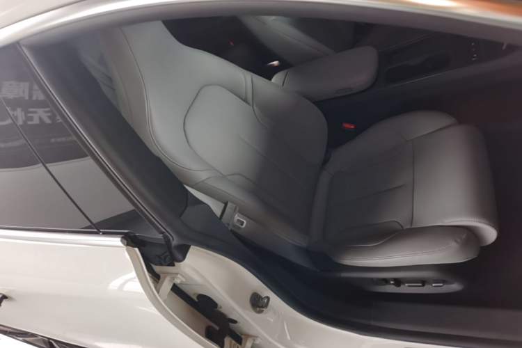 Used Nio ET5T 2023 75 kWh Touring Right Front Seat