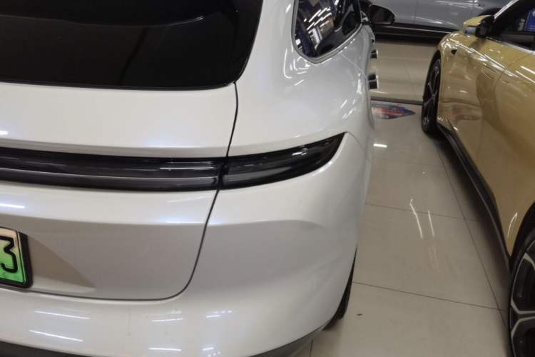Used Nio ET5T 2023 75 kWh Touring Right Rear Taillight