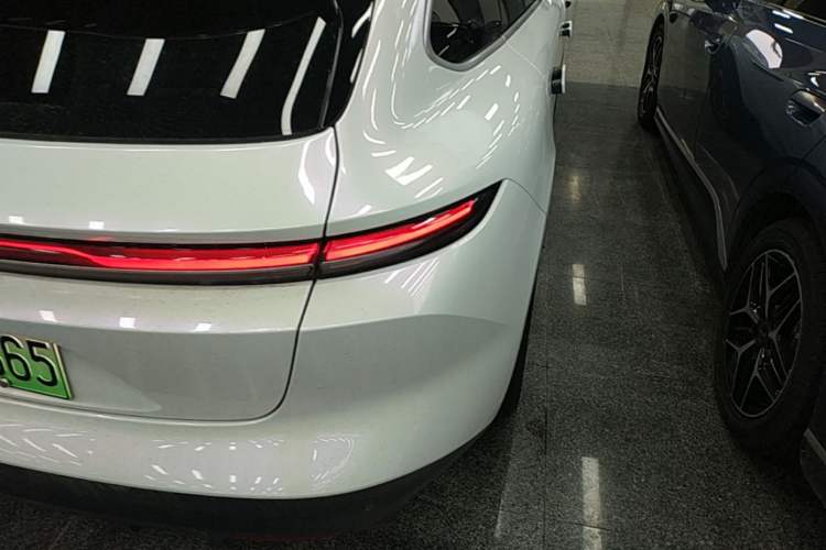 Used Nio ET5T 2023 75 kWh Touring Right Rear Taillight