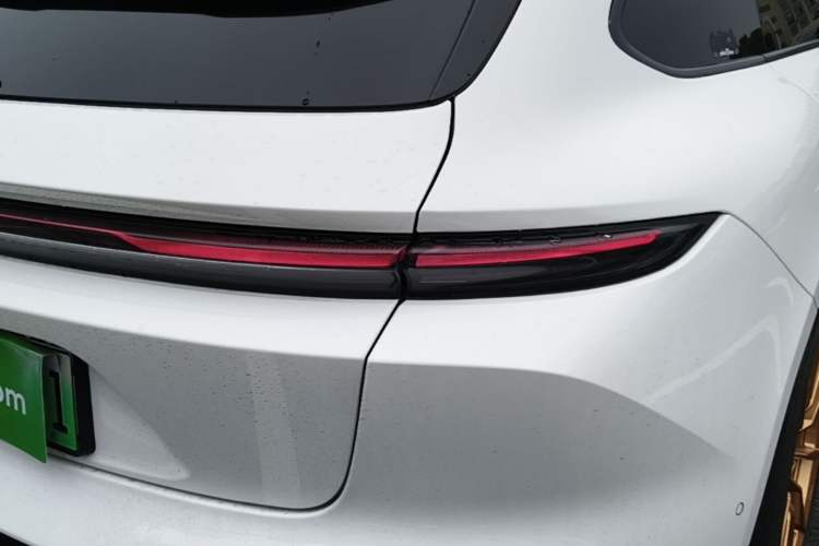 Used Nio ET5T 2023 75 kWh Touring Right Rear Taillight