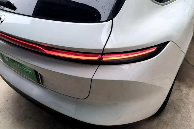 Used Nio ET5T 2023 75 kWh Touring Right Rear Taillight