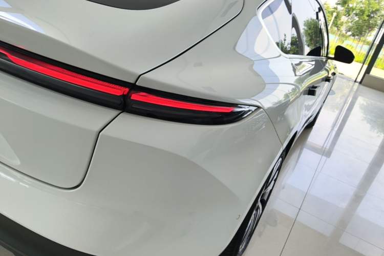Used Nio ET5T 2023 75 kWh Touring Right Rear Taillight