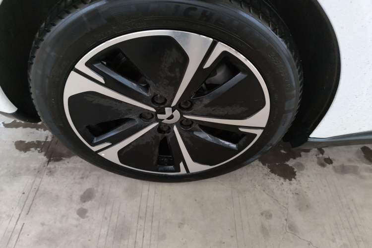 Used Nio ET5T 2023 75 kWh Touring Right Rear Wheel Hub