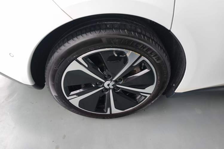 Used Nio ET5T 2023 75 kWh Touring Right Rear Wheel Hub