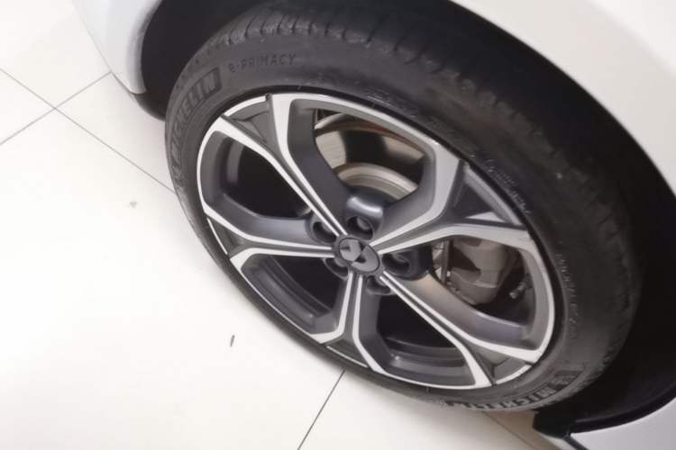 Used Nio ET5T 2023 75 kWh Touring Right Rear Wheel Hub