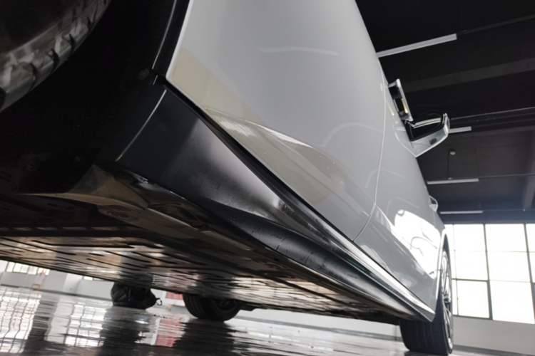 Used Nio ET5T 2023 75 kWh Touring Right Side Sill
