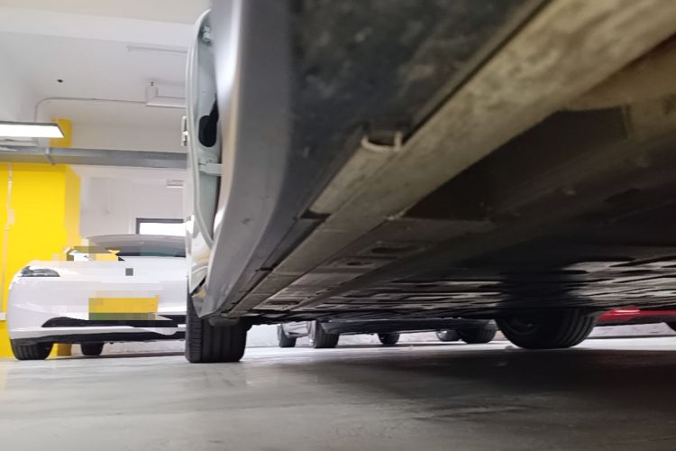 Used Nio ET5T 2023 75 kWh Touring Right Side Sill