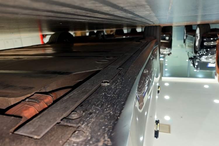 Used Nio ET5T 2023 75 kWh Touring Right Side Sill