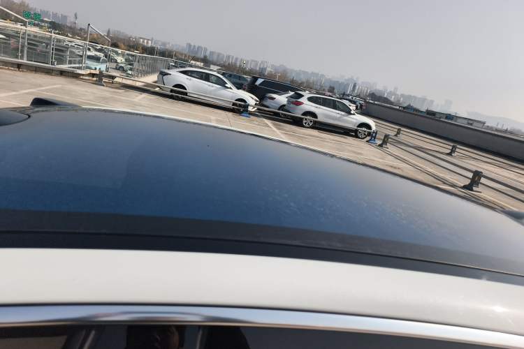 Used Nio ET5T 2023 75 kWh Touring Roof