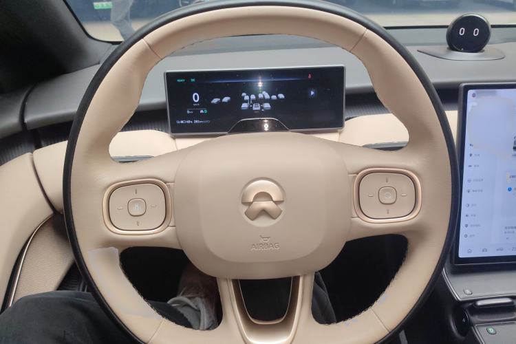 Used Nio ET5T 2023 75 kWh Touring Steering Wheel