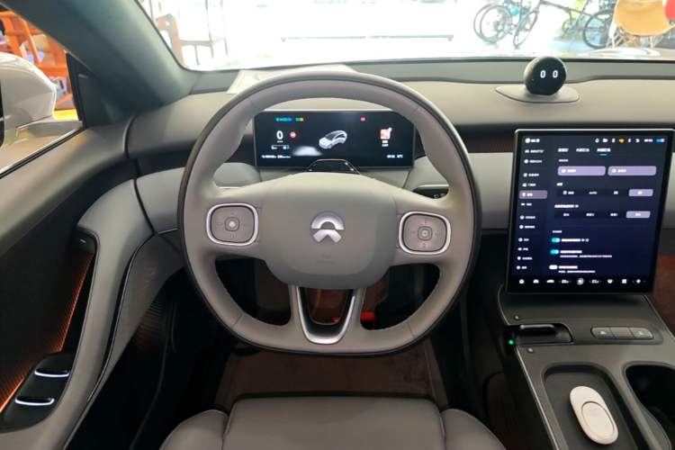Used Nio ET5T 2023 75 kWh Touring Steering Wheel