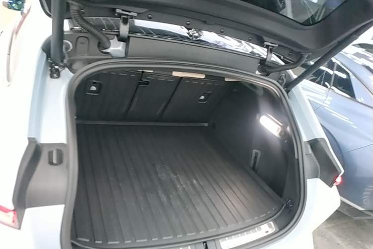 Used Nio ET5T 2023 75 kWh Touring Trunk