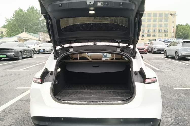 Used Nio ET5T 2023 75 kWh Touring Trunk