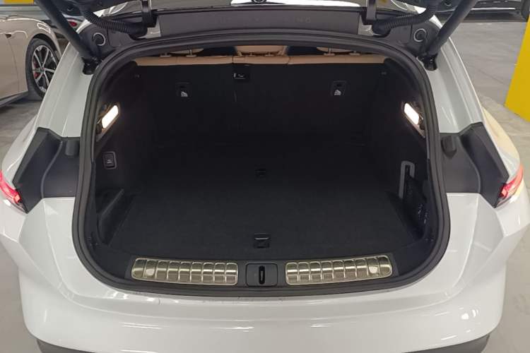Used Nio ET5T 2023 75 kWh Touring Trunk
