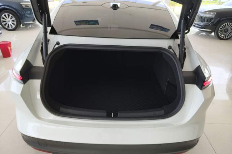Used Nio ET5T 2023 75 kWh Touring Trunk