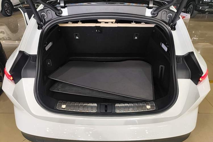 Used Nio ET5T 2023 75 kWh Touring Trunk