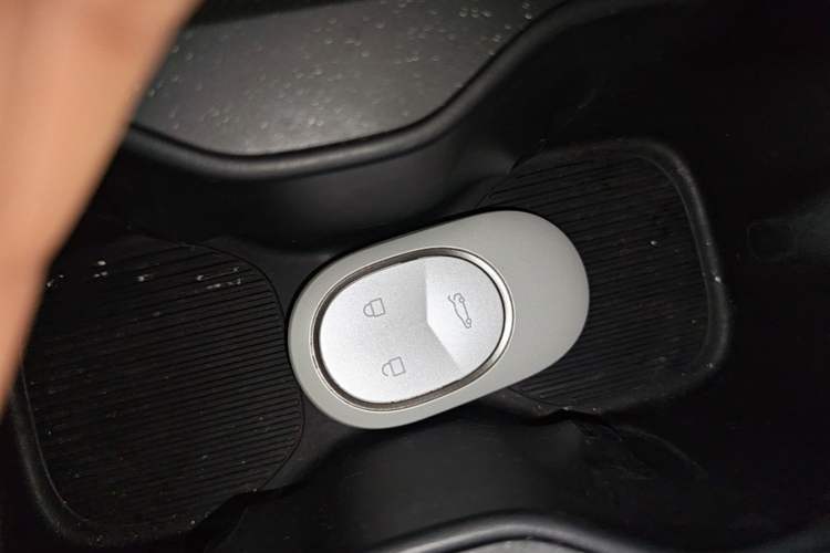 Used Nio ET5T 2023 75 kWh Touring Vehicle Key