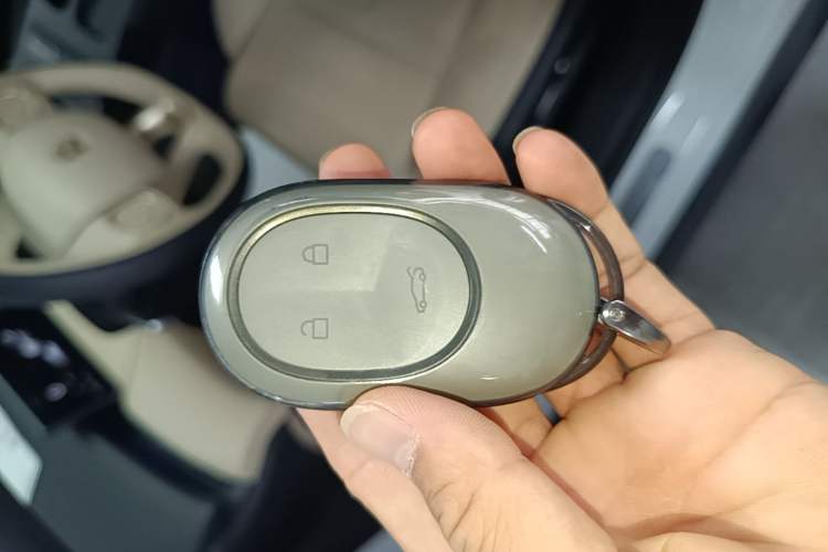 Used Nio ET5T 2023 75 kWh Touring Vehicle Key