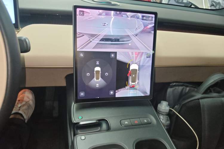 Used Nio ET5T 2023 75 kWh Touring Audio And AC Panel