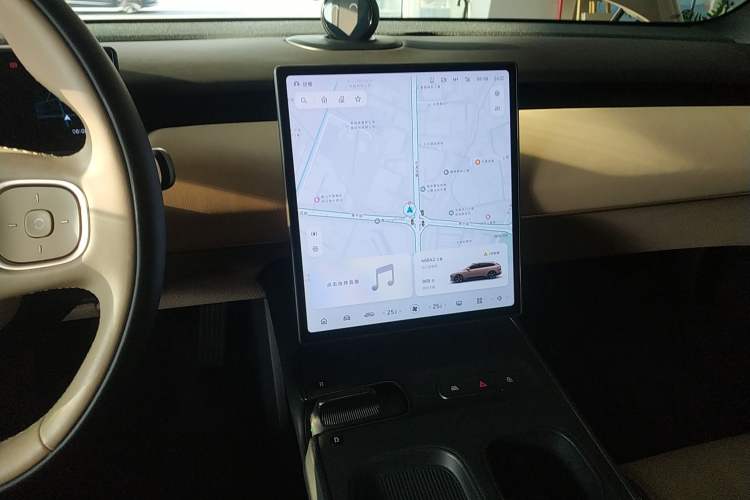 Used Nio ET5T 2023 75 kWh Touring Audio And AC Panel