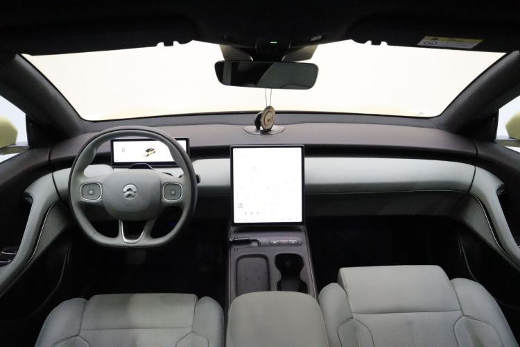 Used Nio ET5T 2023 75 kWh Touring Audio And AC Panel