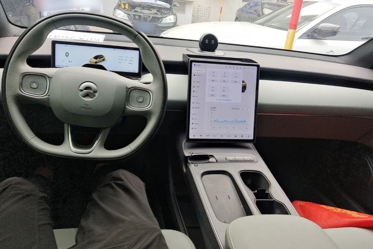 Used Nio ET5T 2023 75 kWh Touring Center Console