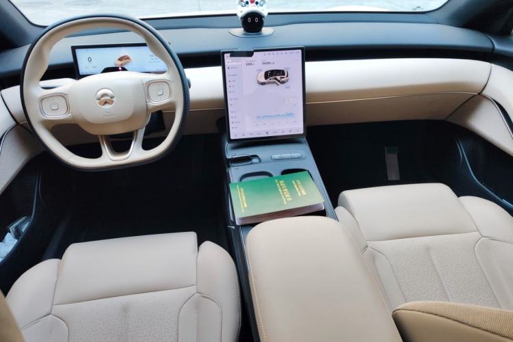 Used Nio ET5T 2023 75 kWh Touring Center Console