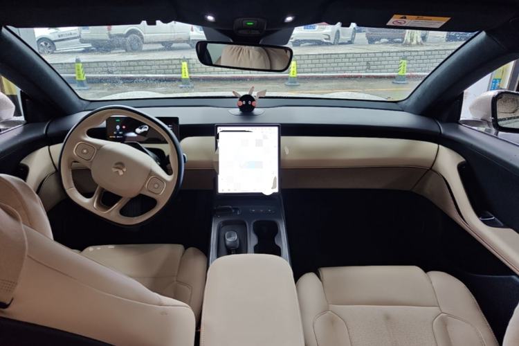 Used Nio ET5T 2023 75 kWh Touring Center Console