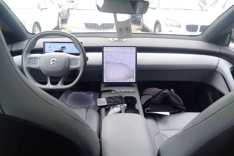 Used Nio ET5T 2023 75 kWh Touring Center Console