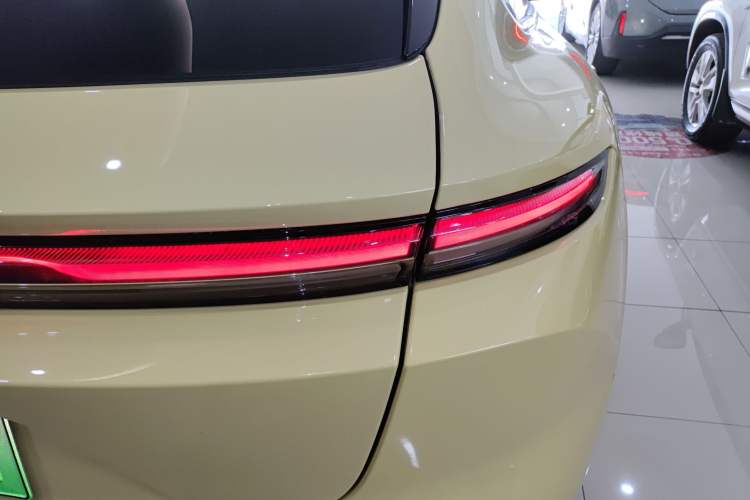 Used Nio ET5T 2023 75 kWh Touring Exterior 1