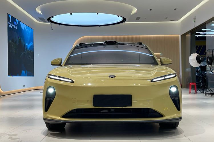 Used Nio ET5T 2023 75 kWh Touring Front