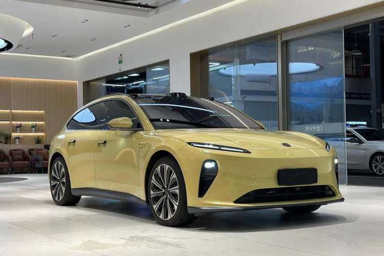 Used Nio ET5T 2023 75 kWh Touring Front Right 45 Deg