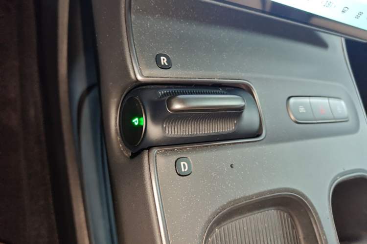 Used Nio ET5T 2023 75 kWh Touring Gear Lever