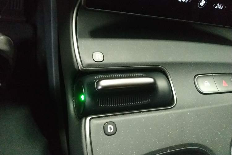 Used Nio ET5T 2023 75 kWh Touring Gear Lever