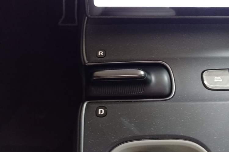 Used Nio ET5T 2023 75 kWh Touring Gear Lever