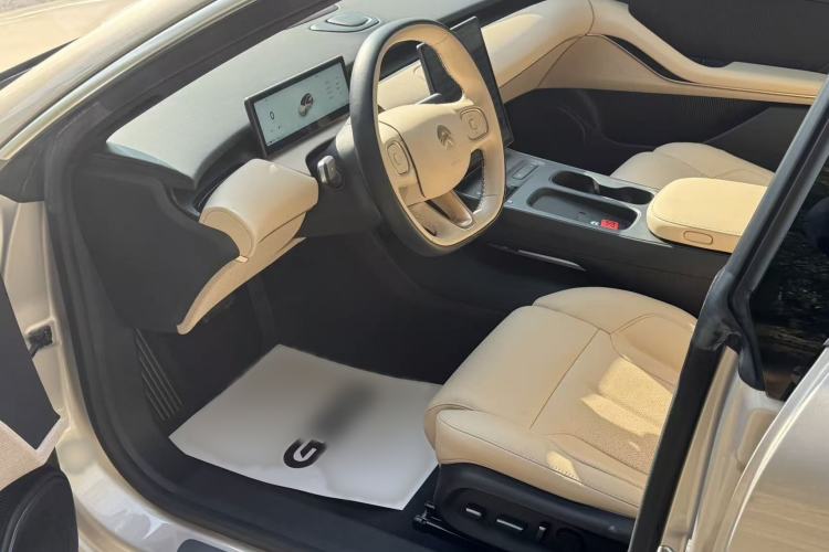 Used Nio ET5T 2023 75 kWh Touring Interior 1