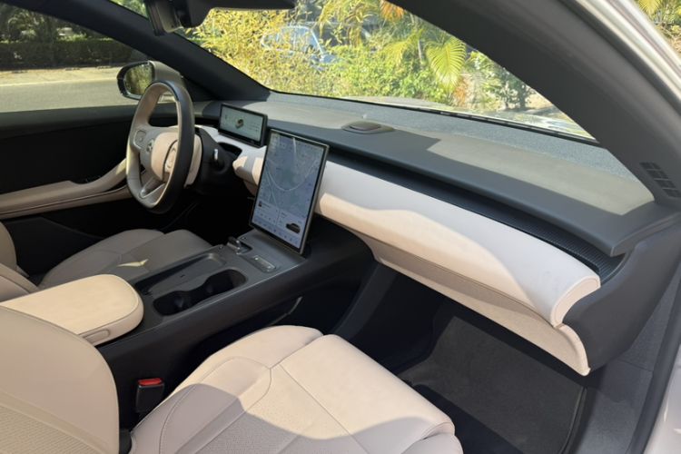 Used Nio ET5T 2023 75 kWh Touring Interior 10