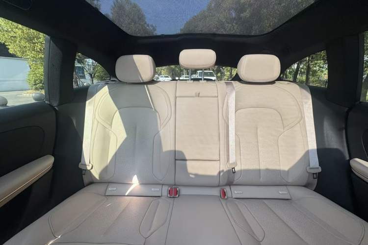Used Nio ET5T 2023 75 kWh Touring Interior 11