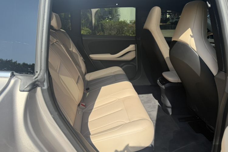 Used Nio ET5T 2023 75 kWh Touring Interior 12