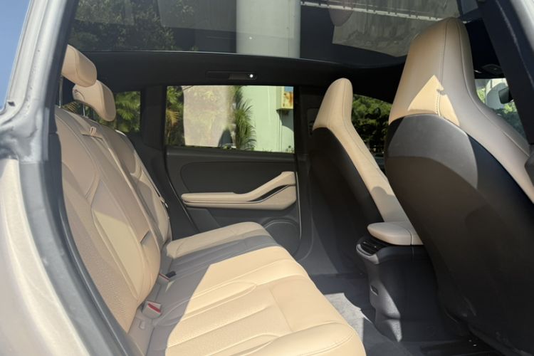 Used Nio ET5T 2023 75 kWh Touring Interior 14