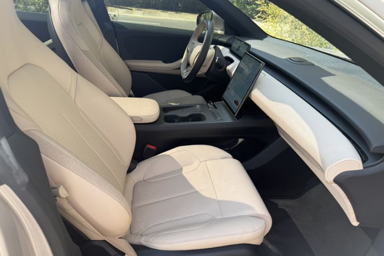 Used Nio ET5T 2023 75 kWh Touring Interior 3
