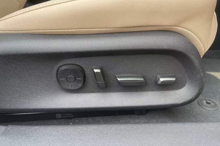 Used Nio ET5T 2023 75 kWh Touring Interior 3