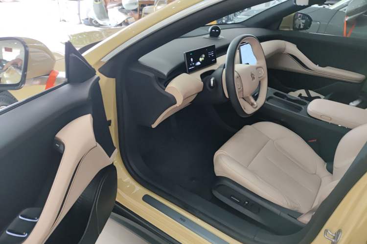 Used Nio ET5T 2023 75 kWh Touring Interior 3
