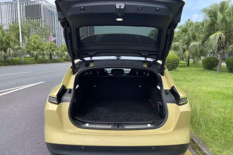 Used Nio ET5T 2023 100kWh Touring Interior 5